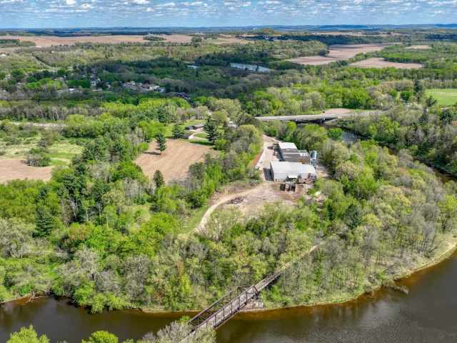 Menominee Commercial Real Estate