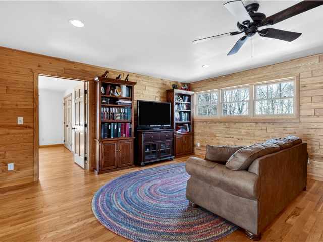 Mikana Residential Real Estate